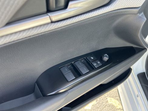 Used 2026 Toyota Camry SE image 9