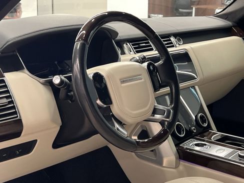 Used 2019 Land Rover Range Rover HSE image 14