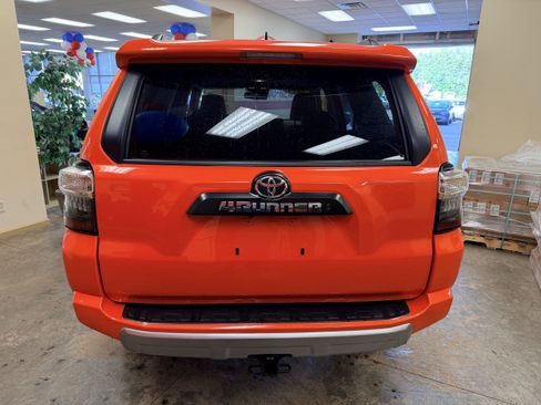 Used 2024 Toyota 4Runner TRD Off-Road Premium w/ Moonroof Package AWD/4WD image 10