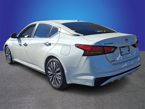 Used 2024 Nissan Altima 2.5 SV image 6