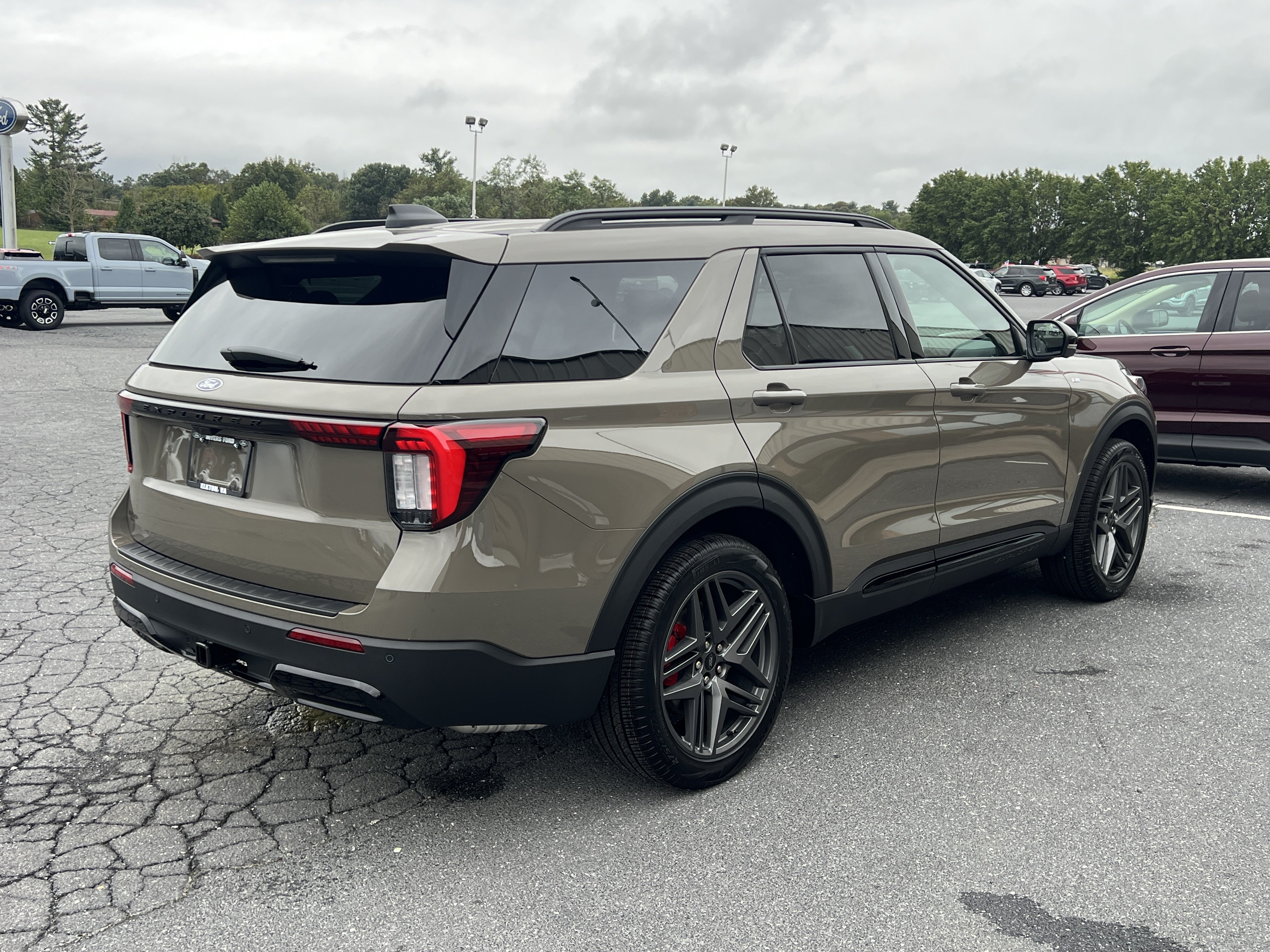 New 2027 Ford Explorer ST-Line w/ Premium Package AWD/4WD image 6