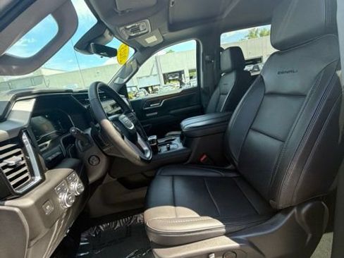 Used 2023 GMC Sierra 1500 Denali w/ Denali Reserve Package AWD/4WD image 10