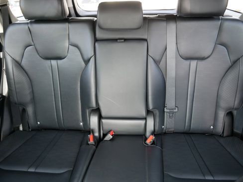 Certified 2025 Kia Sorento S w/ Panoramic Sunroof Package image 13