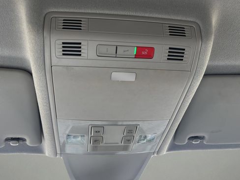 Used 2023 Volkswagen Tiguan SE FWD image 19