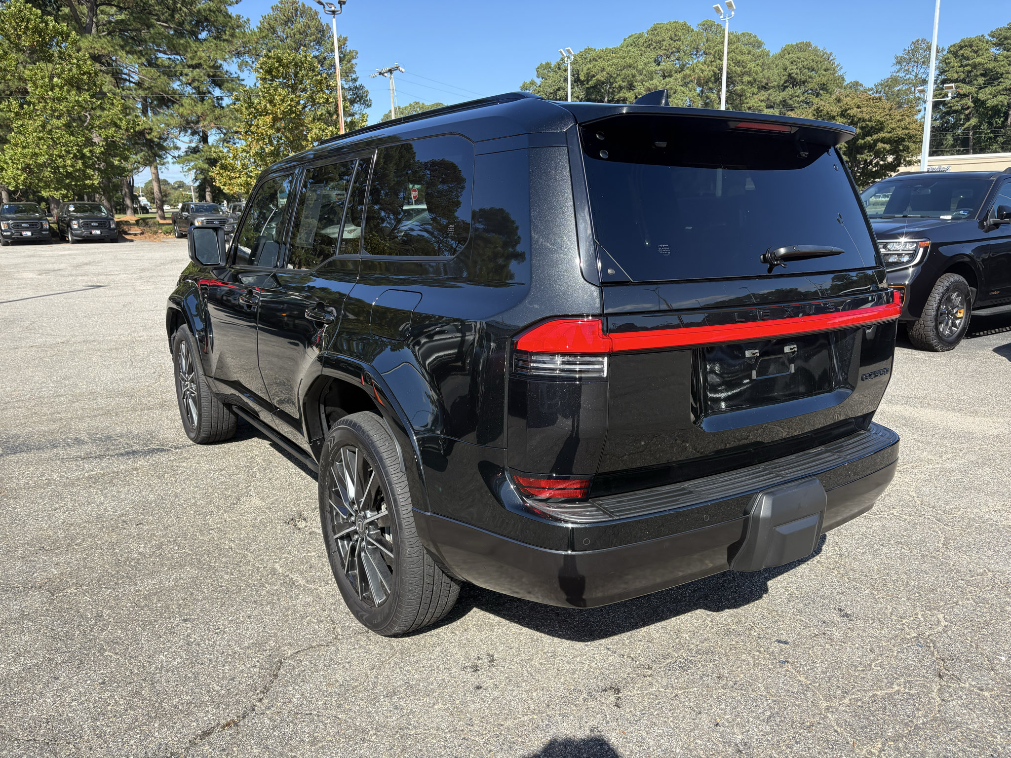Used 2025 Lexus GX 550 w/ Accessory Package (2T) AWD/4WD image 7