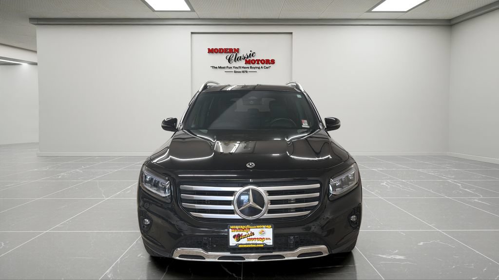 Used 2025 Mercedes-Benz GLB 250 4MATIC image 2