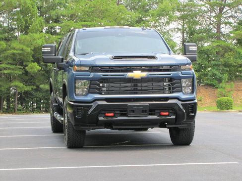 Used 2024 Chevrolet Silverado 2500 Custom w/ Custom Value Package AWD/4WD image 9