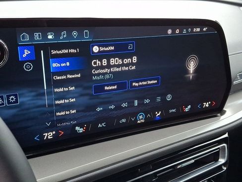 Used 2026 Chevrolet Traverse LT w/ Driver Confidence Package image 17