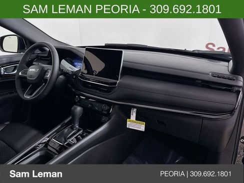 New 2026 Jeep Compass Latitude image 27