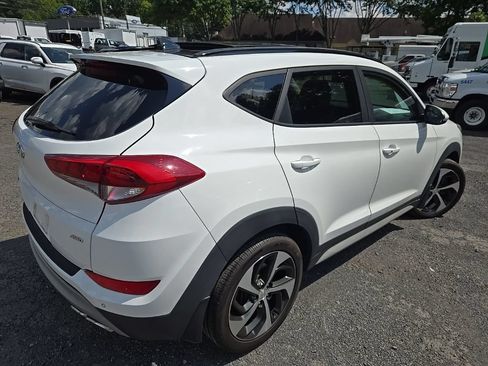 Used 2018 Hyundai Tucson Value AWD/4WD image 4