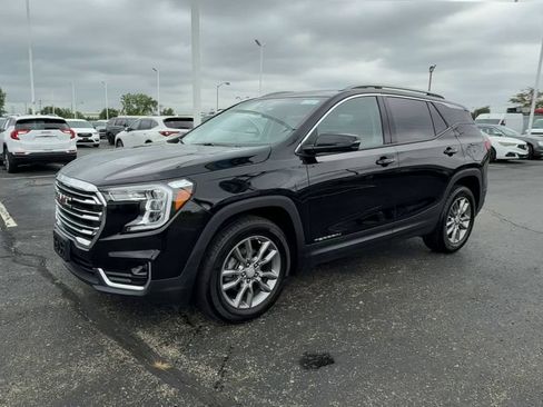 Used 2024 GMC Terrain SLT FWD image 4