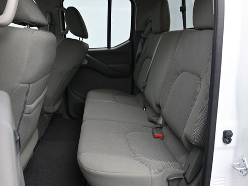 Used 2021 Nissan Frontier SV w/ Midnight Edition Floor Mats image 22
