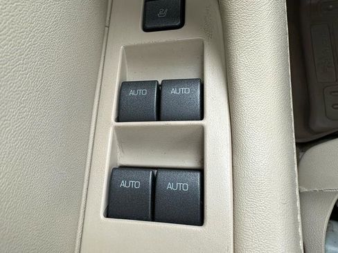 Used 2010 Lincoln MKS FWD image 13