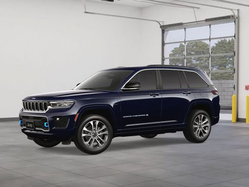 New 2024 Jeep Grand Cherokee Overland w/ Advanced Protech Group III AWD/4WD image 2