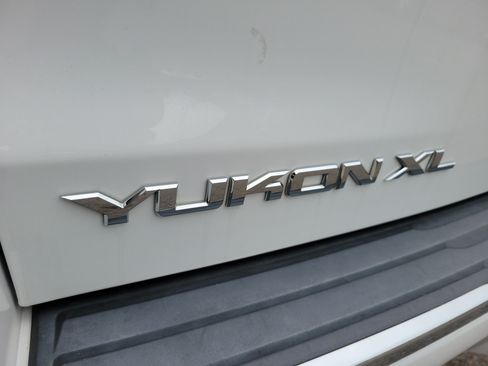 Used 2020 GMC Yukon XL Denali AWD/4WD image 27
