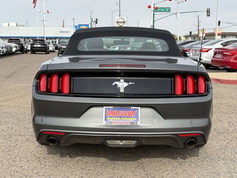 Used 2016 Ford Mustang Convertible image 5
