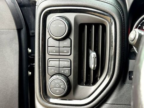 Used 2020 Chevrolet Silverado 1500 High Country w/ Technology Package image 14