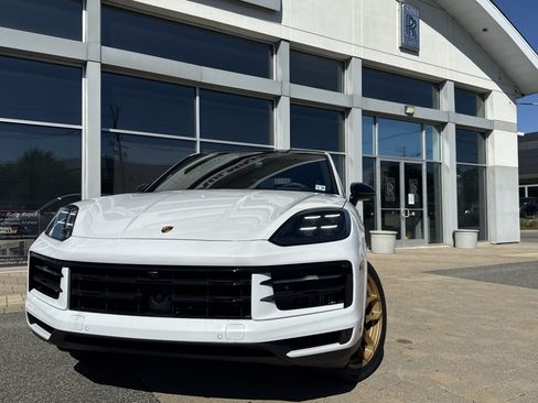 Used 2025 Porsche Cayenne S AWD/4WD image 41
