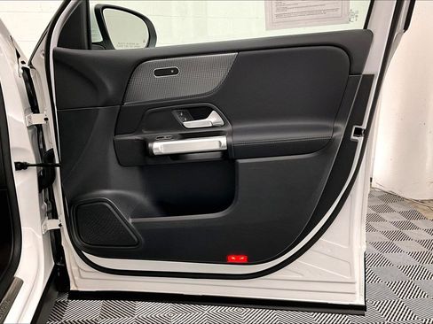 Certified 2022 Mercedes-Benz GLB 250 image 24