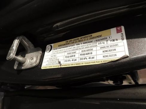 Used 2015 Tesla Model S 60 image 32