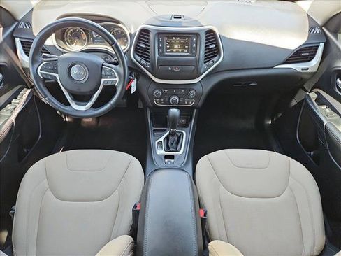 Used 2016 Jeep Cherokee Latitude w/ Safety/Convenience Group FWD image 23