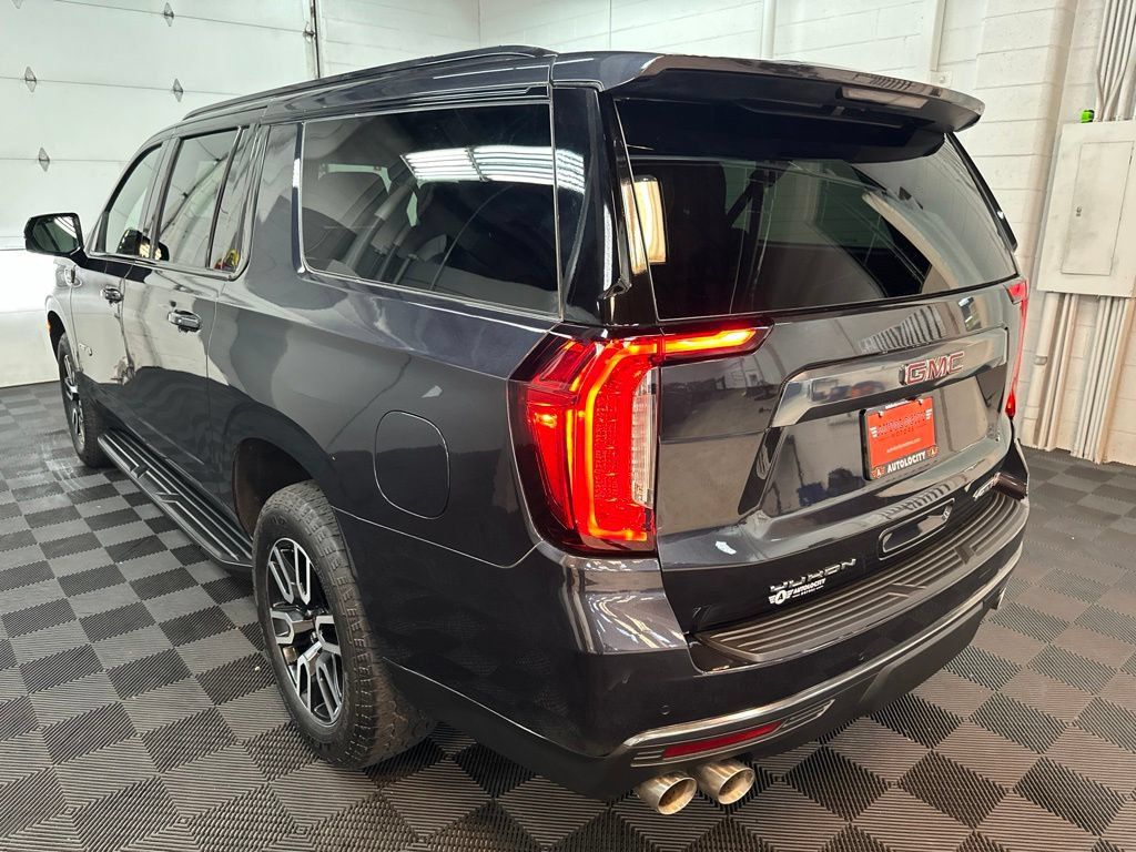 Used 2023 GMC Yukon XL AT4 w/ Technology Package AWD/4WD image 7