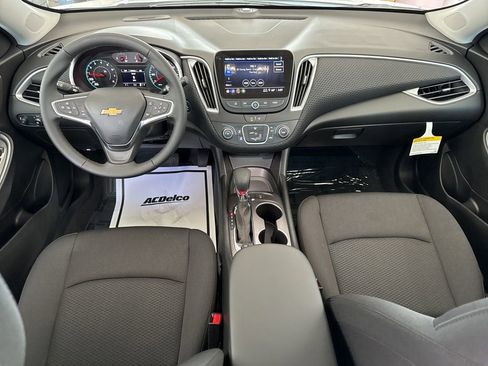 New 2025 Chevrolet Malibu RS image 10