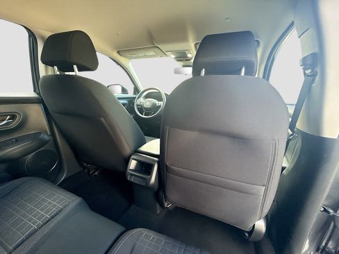 Certified 2023 Honda HR-V LX image 28