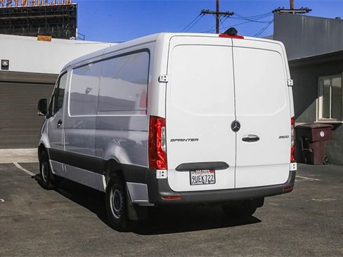 Used 2025 Mercedes-Benz Sprinter 2500 image 8
