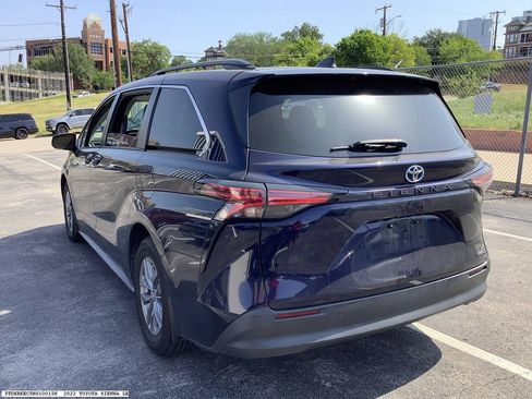 Used 2022 Toyota Sienna LE FWD image 4