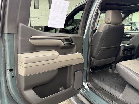 Used 2025 Chevrolet Silverado 1500 ZR2 w/ Technology Package image 16