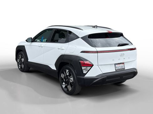 Used 2025 Hyundai Kona SEL FWD image 3