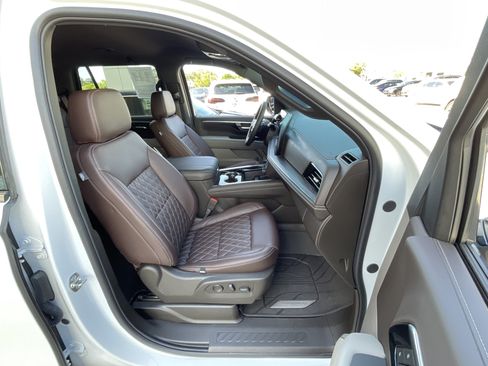 Used 2026 Chevrolet Tahoe LS RWD image 21