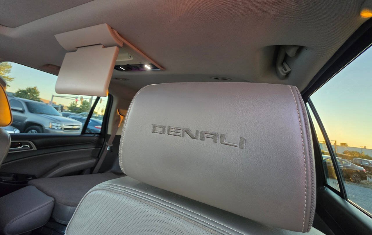 Used 2015 GMC Yukon Denali w/ Touring Package AWD/4WD image 28