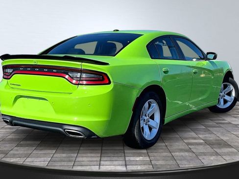 Used 2019 Dodge Charger SXT w/ Leather Interior Group RWD image 2