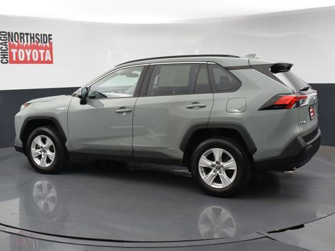 Used 2021 Toyota RAV4 XLE image 2