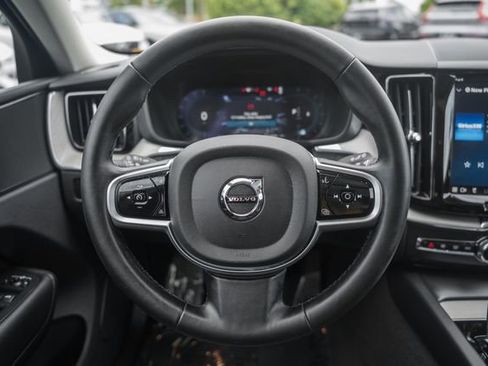 Certified 2025 Volvo XC60 B5 Plus w/ Climate Package AWD/4WD image 29