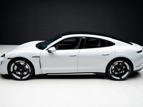 Used 2021 Porsche Taycan Turbo w/ Premium Package image 15