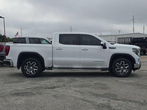 Used 2023 GMC Sierra 1500 SLT w/ SLT Premium Package AWD/4WD image 6