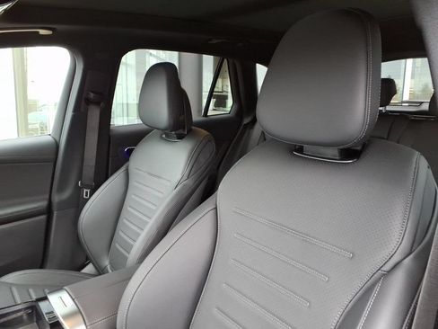 Used 2026 Mercedes-Benz GLC 300 4MATIC image 13