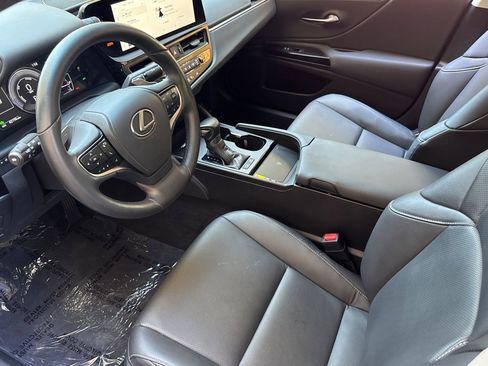 Used 2023 Lexus ES 300h w/ Premium Package FWD image 5