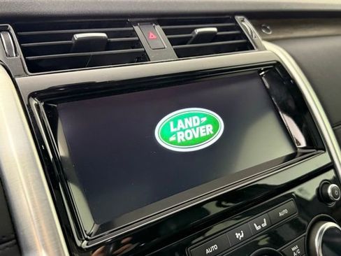 Used 2020 Land Rover Discovery HSE image 12