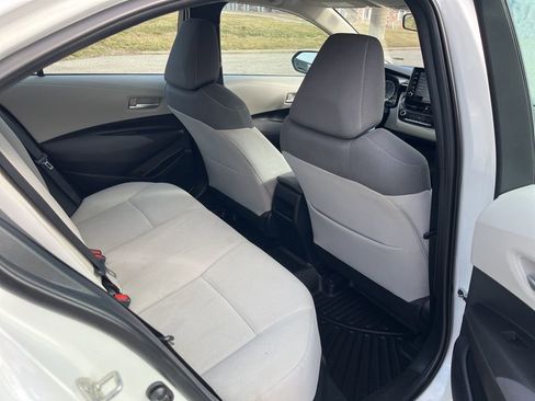 Used 2020 Toyota Corolla LE image 23