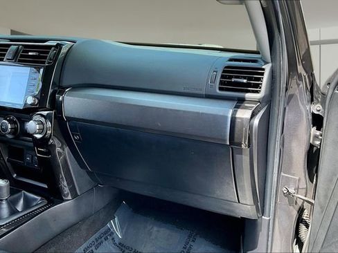 Used 2021 Toyota 4Runner TRD Off-Road Premium w/ Moonroof Package AWD/4WD image 23