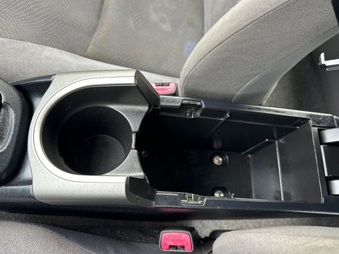 Used 2013 Toyota Prius Two image 31