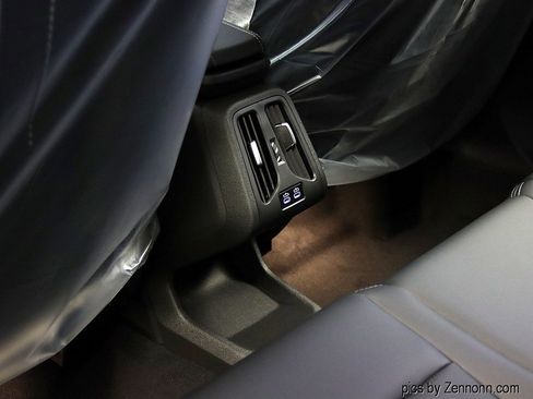 Used 2025 BMW X1 xDrive28i w/ Technology Package image 14