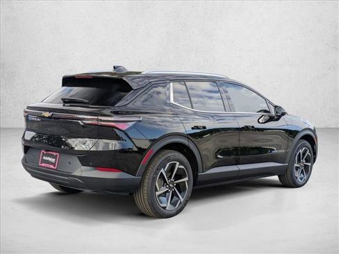 New 2026 Chevrolet Equinox EV LT image 2