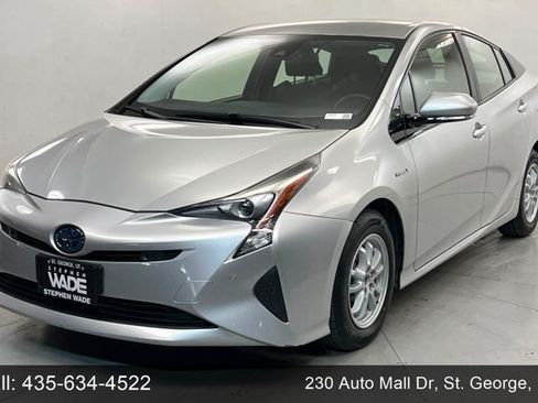 Used 2018 Toyota Prius Two w/ Prius Two Safety Plus Package FWD image 1