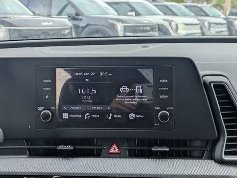 Used 2025 Kia Sportage LX FWD image 17