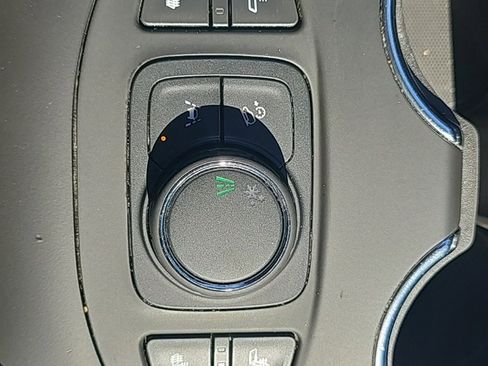 Used 2022 GMC Terrain SLE w/ Driver Convenience Package image 25